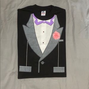 Novelty”Tuxedo” front print short sleeves T-shirt.